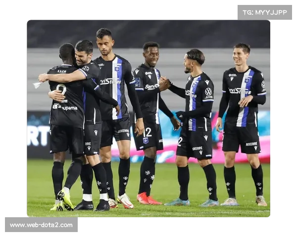 欧塞尔主场播放春晚宣传片约1.5万球迷感受中国年味